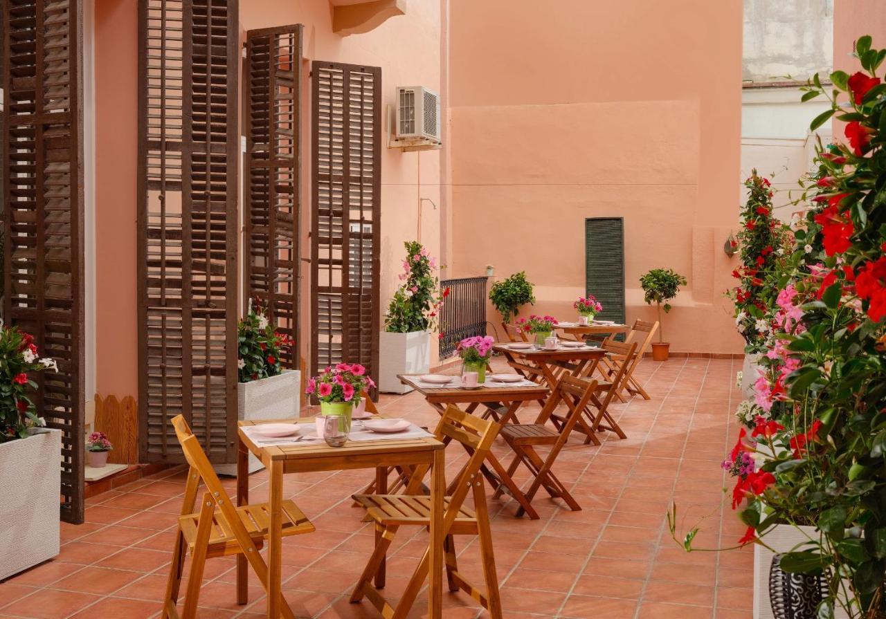 Antonios Hostal سيدجيس المظهر الخارجي الصورة