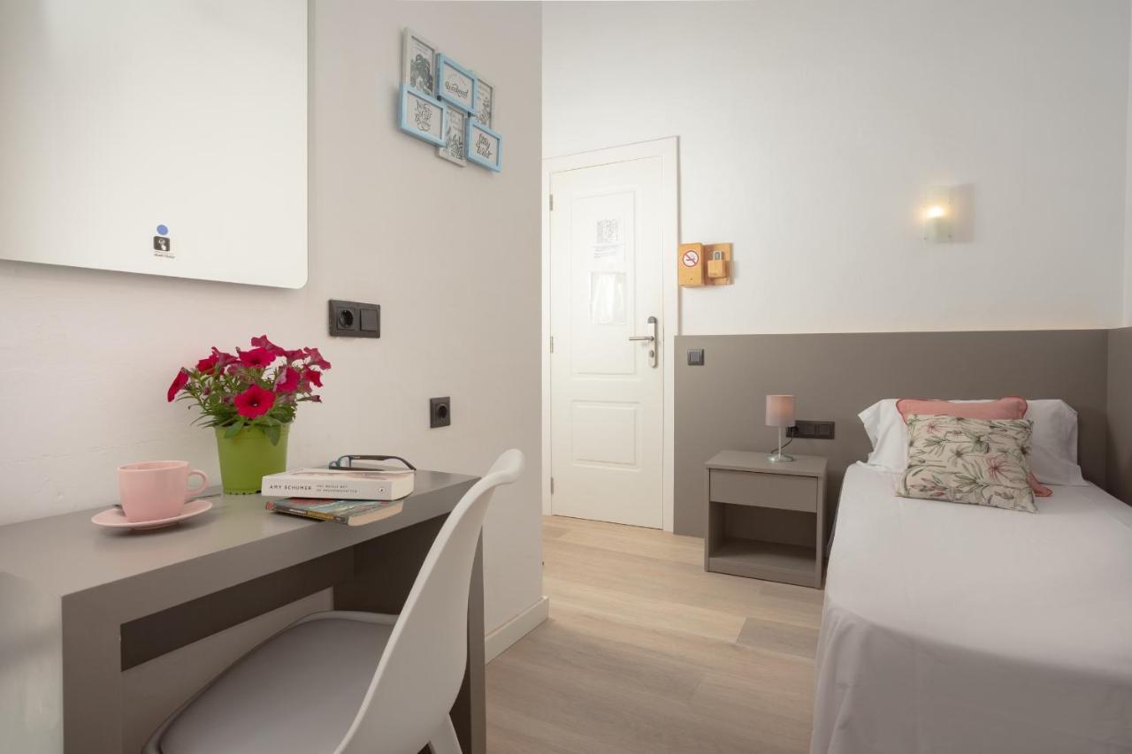 Antonios Hostal سيدجيس المظهر الخارجي الصورة