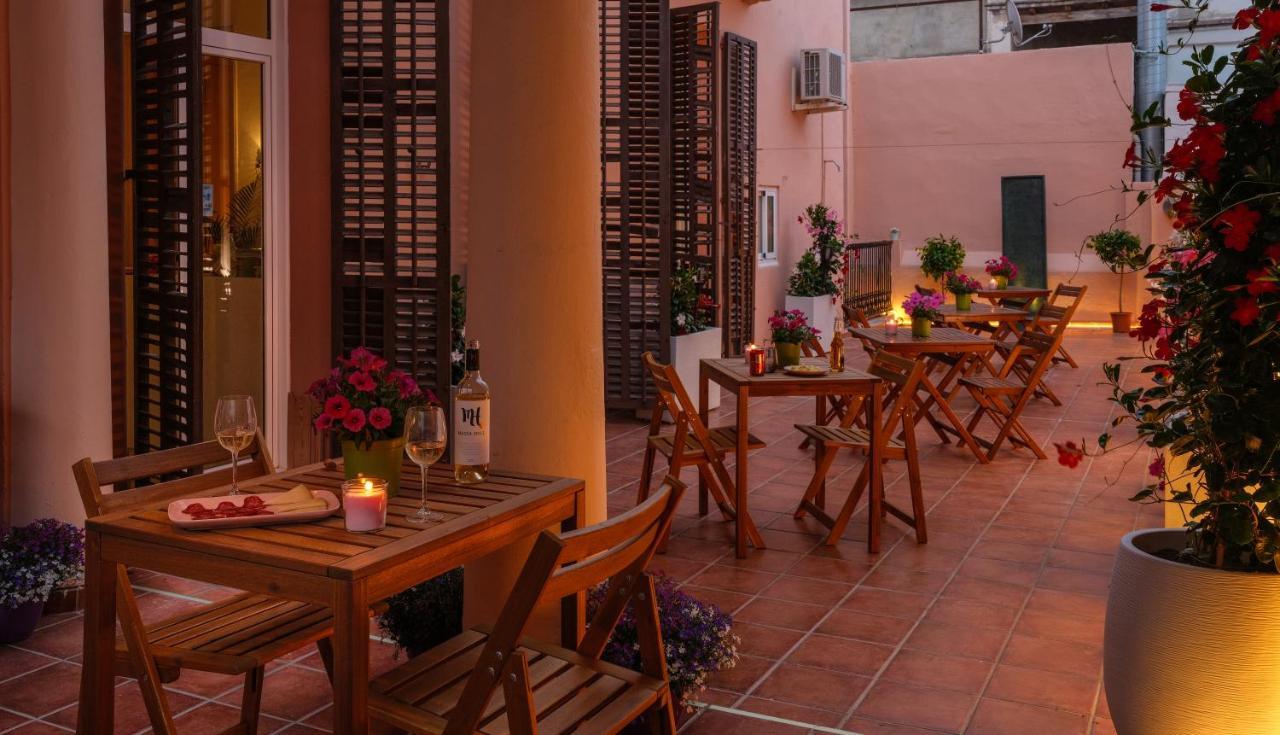 Antonios Hostal سيدجيس المظهر الخارجي الصورة